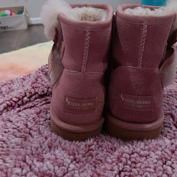 Koolaburra by UGG Other - Girls Pink Koolaburra by UGG & sweater bundle